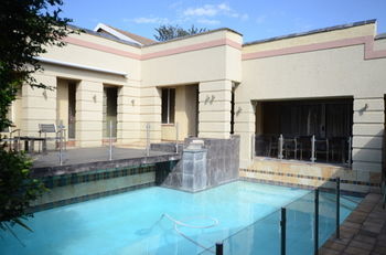 Norscot Manor Guest Lodge Sandton Eksteriør bilde